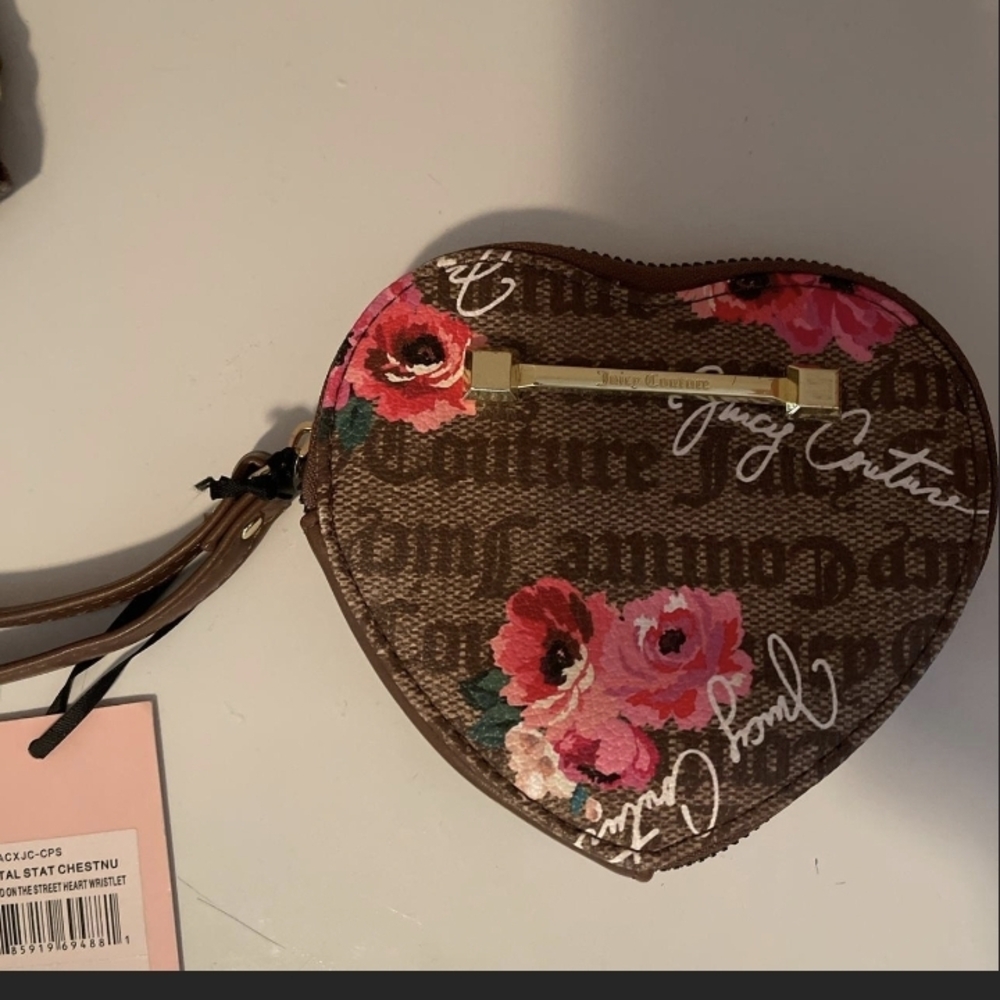Juicy Couture On The Street Heart Wristlet Petal Stat - Chestnut